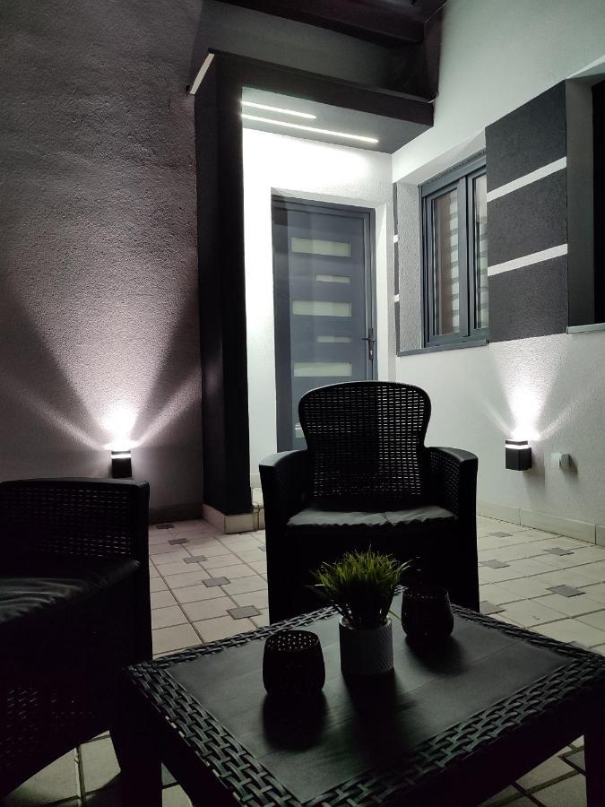 Rubikon Free Parking Apartmani Dusanovac Extérieur photo